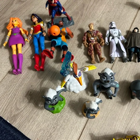 Approx. 30 Used Action & Other Figurines in Good Condition. See Pix. - Picture 4 of 14